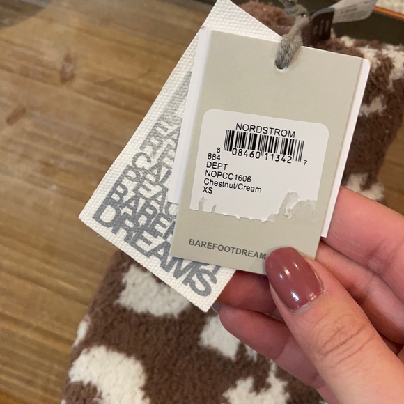 Barefoot Dreams Dog Nwt Barefoot Dreams Leopard Dog Sweater In Xs